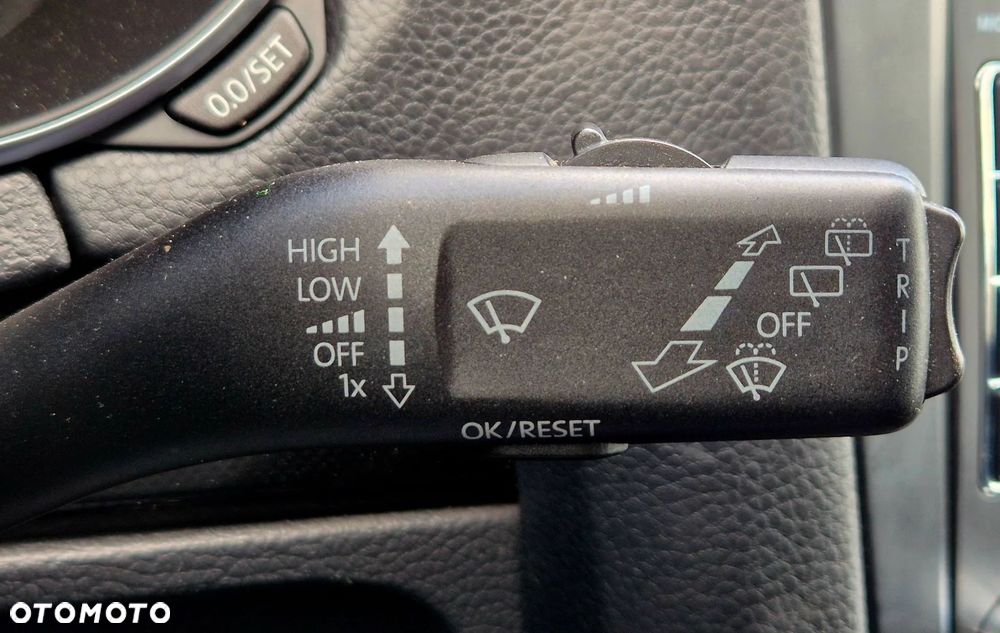 Volkswagen Golf 2.0 TDI DPF BlueMotion Technology Comfortline - 24