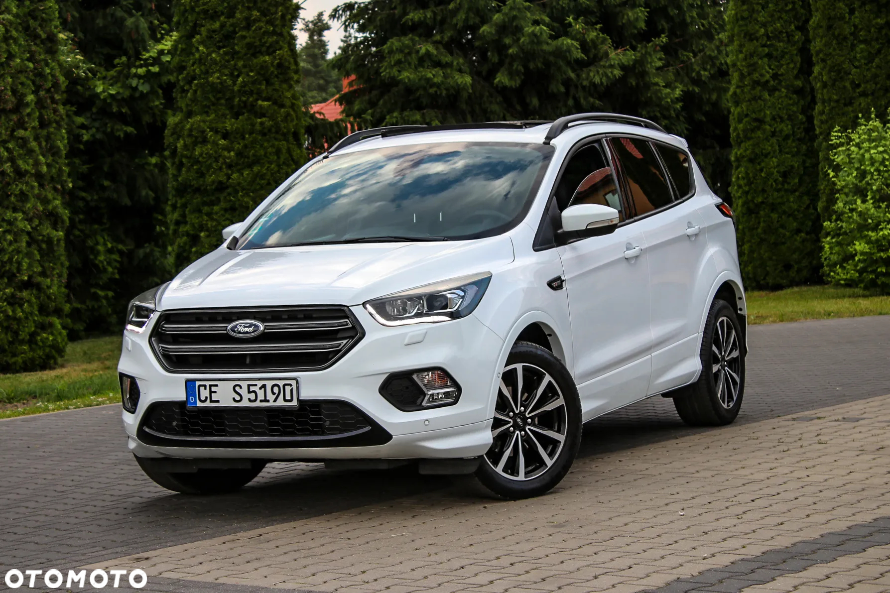 Ford Kuga 1.5 EcoBoost 2x4 ST-Line - 11