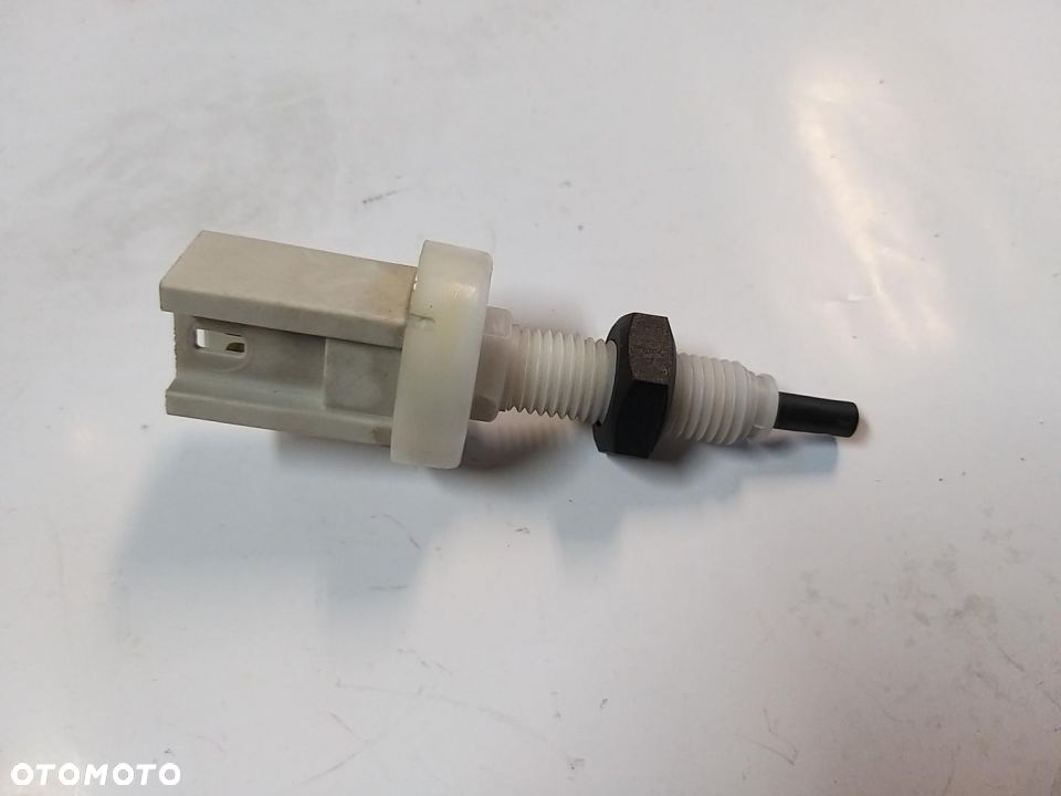 Włącznik świateł hamulca CITROEN JUMPER; FIAT 126, DUCATO, DUNA, FIORINO, PANDA, RITMO, UNO; LANCIA - 1