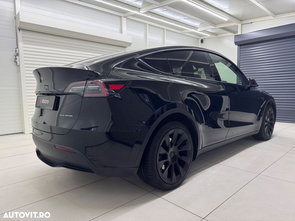 Tesla Model Y Long Range Dual Motor AWD - 5