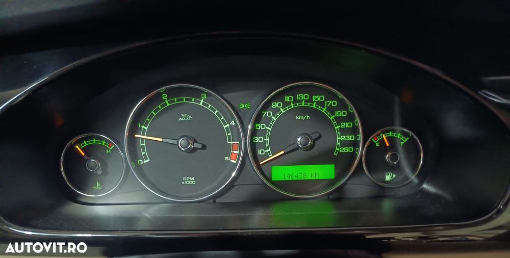 Jaguar X-Type - 8