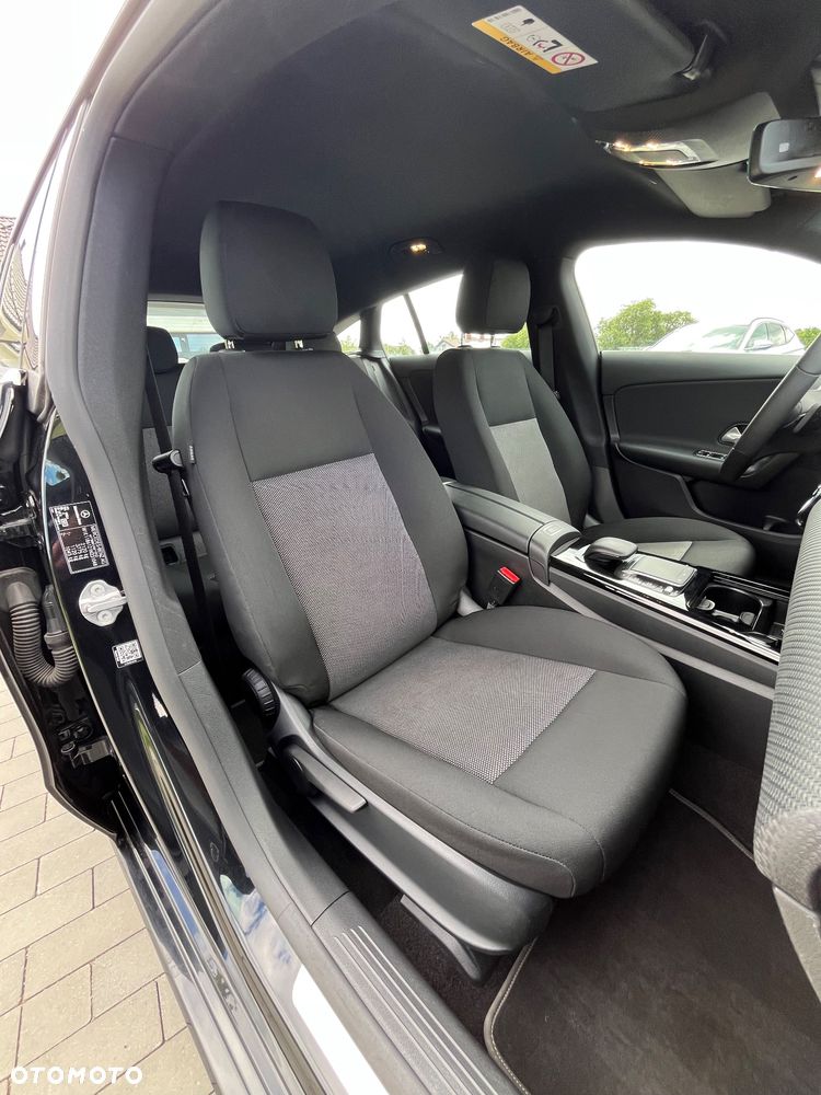 Mercedes-Benz CLA 200 d 8G-DCT Progressive - 17