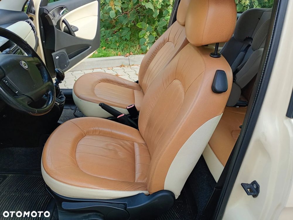 Lancia Ypsilon 2003 photo 5