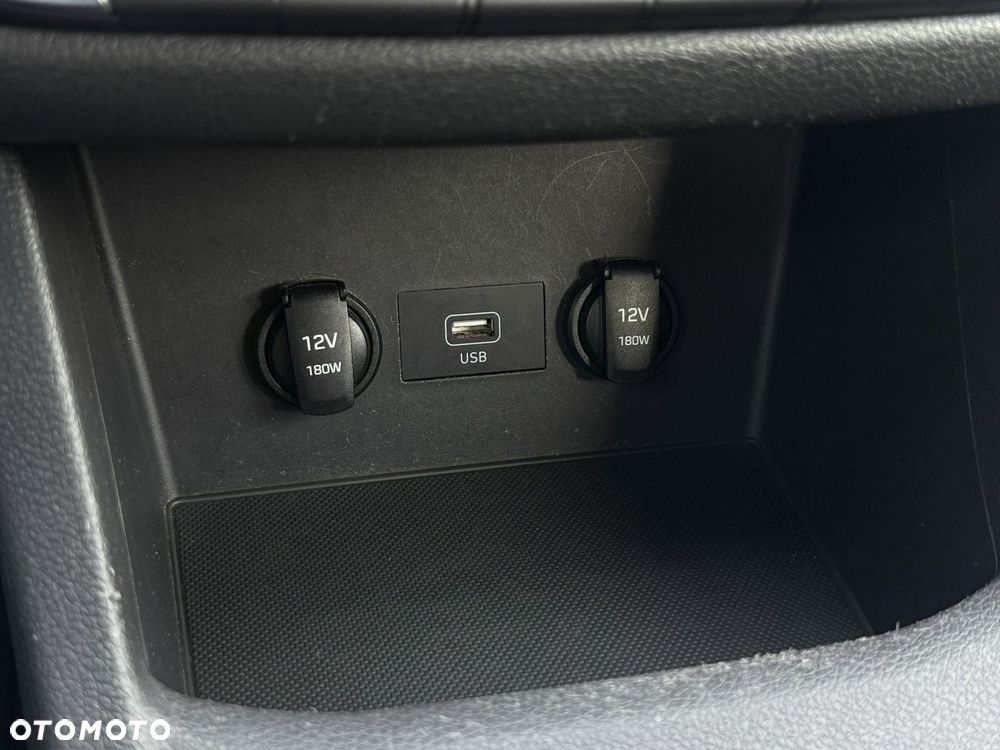Hyundai i30 1.5 DPI Classic + - 25
