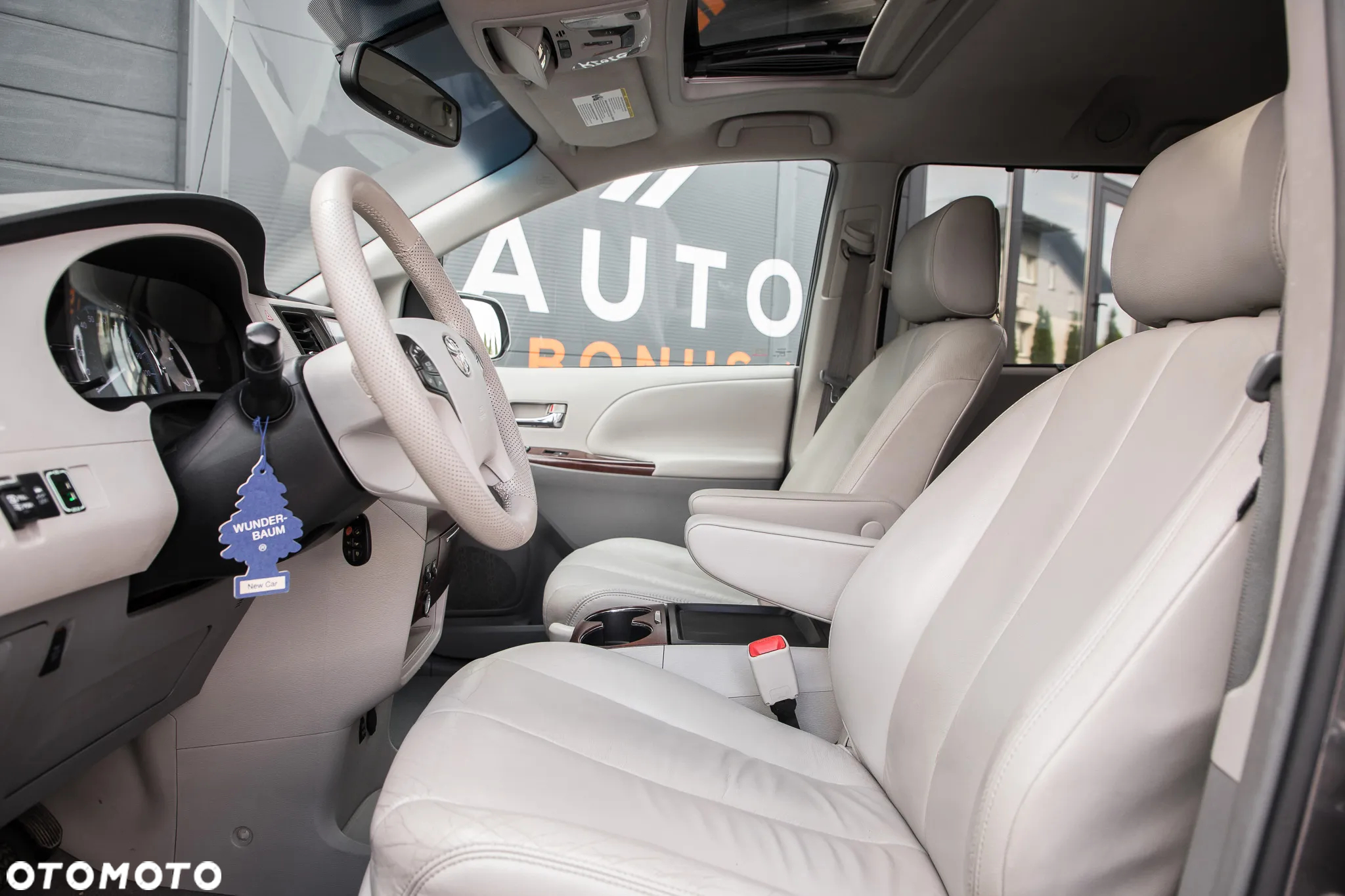 Toyota Sienna 3.5 V6 XLE AWD - 14