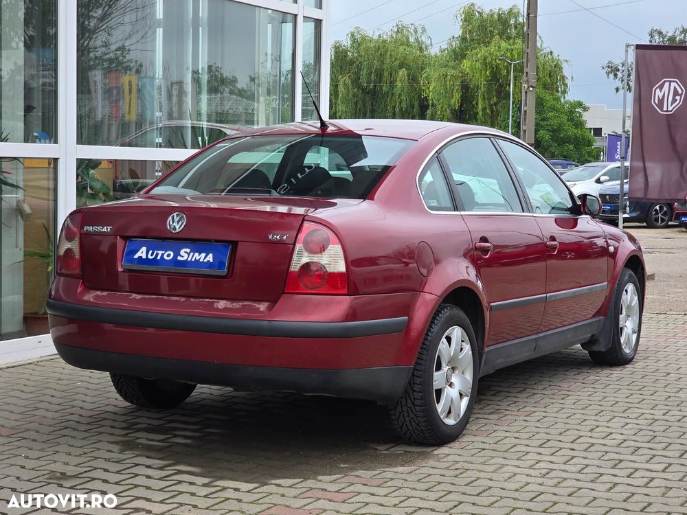 Volkswagen Passat - 8