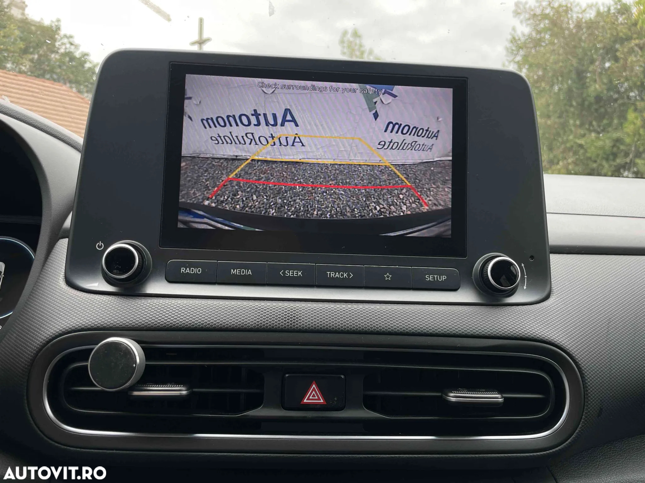 Hyundai KONA - 17