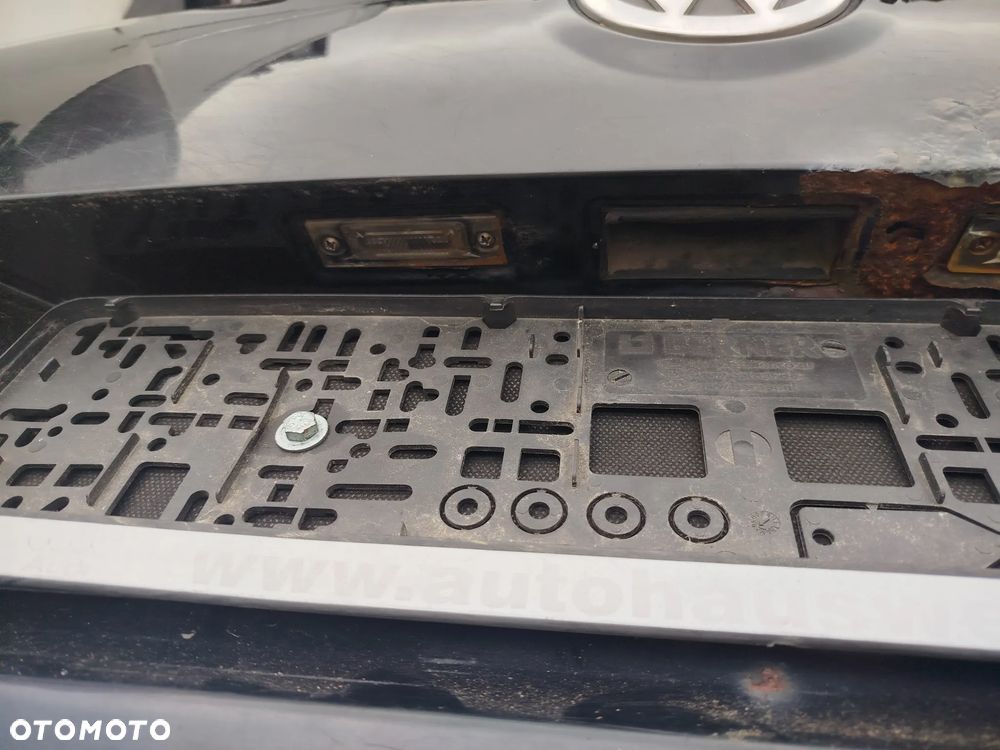 VW Passat B6 tylna klapa L041 - 8