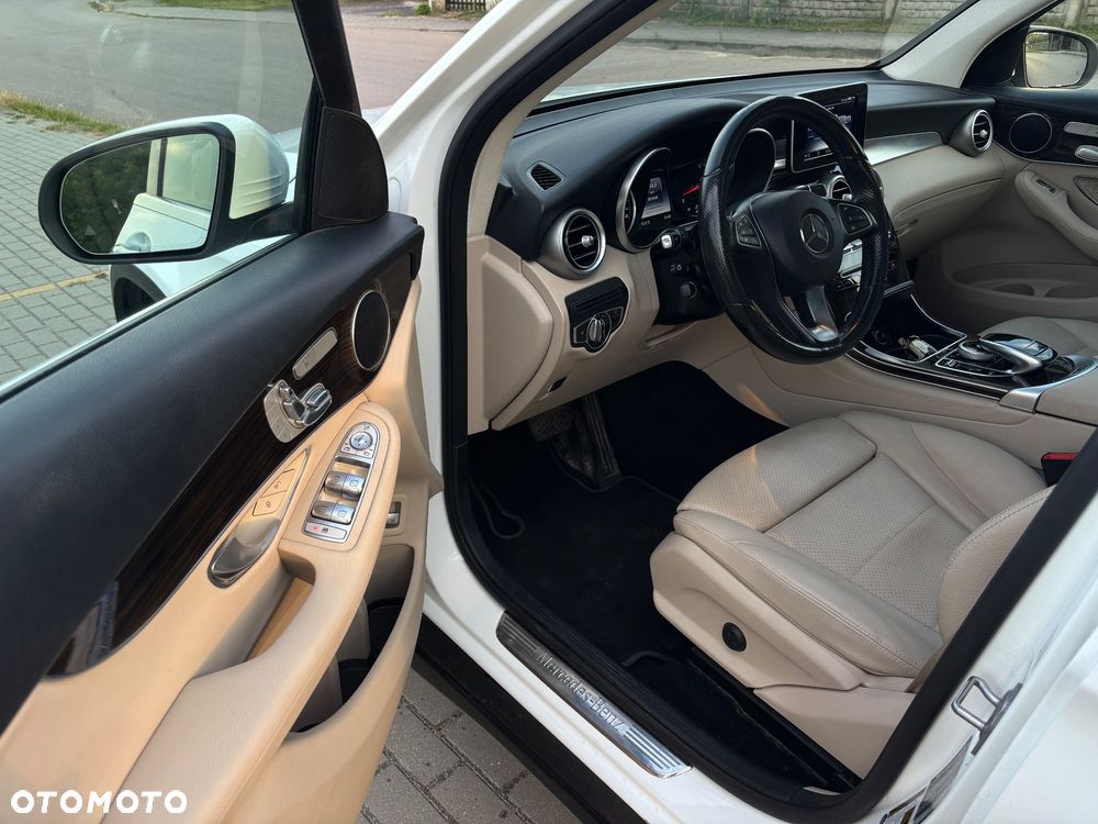 Mercedes-Benz GLC - 31