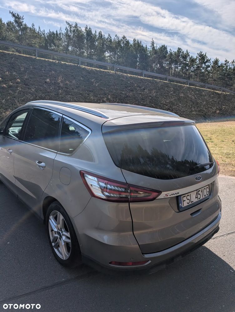 Ford S-Max - 12