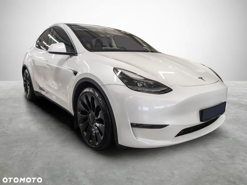 Tesla Model Y Performance Dual Motor AWD - 7