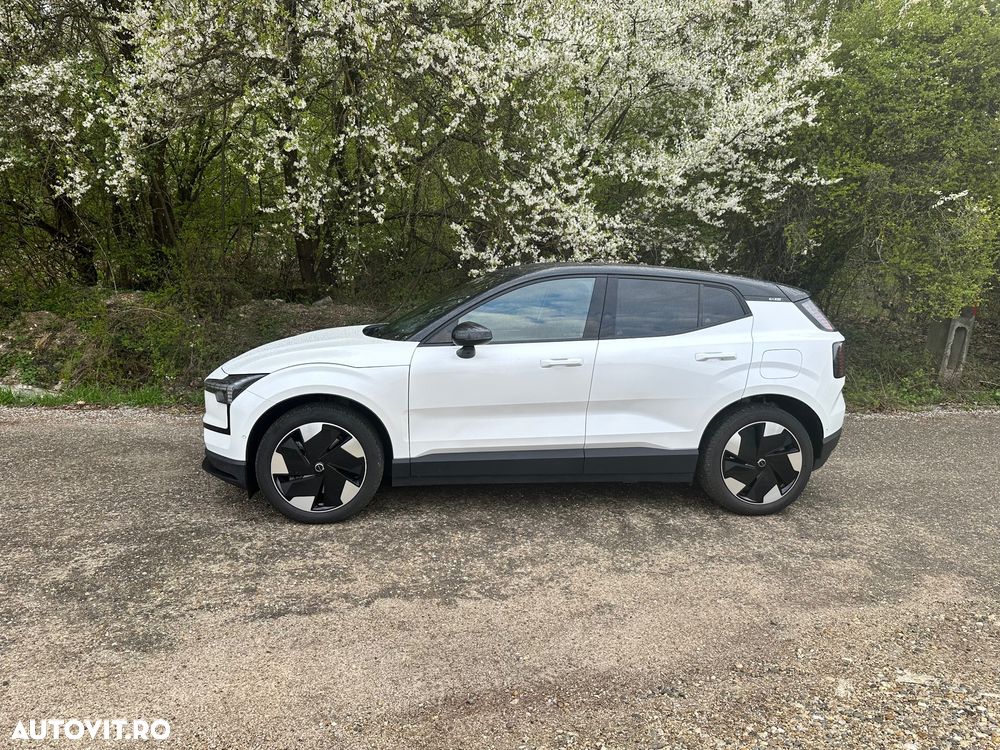 Volvo EX30 Twin Motor Performance AWD Black Edition Ultra - 2