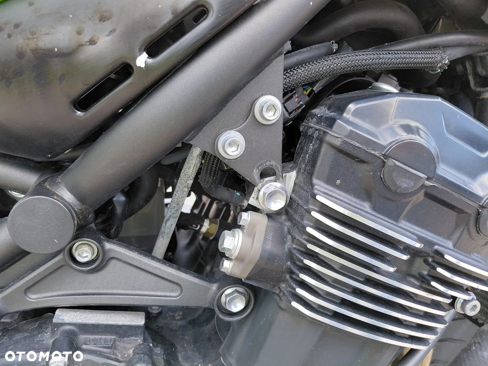 Kawasaki Z 900 RS - 21