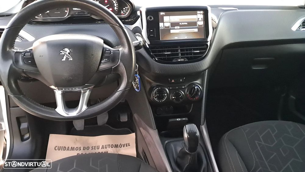 Peugeot 2008 1.6 BlueHDi Style - 22