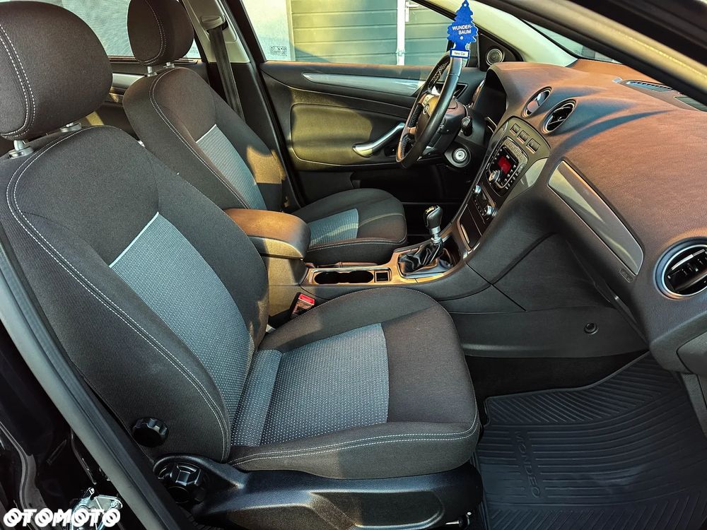 Ford Mondeo - 22