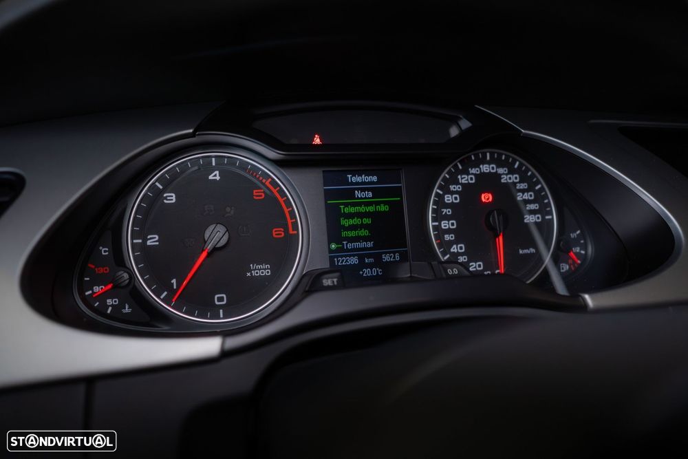 Audi A4 2.0 TDI Advance - 37
