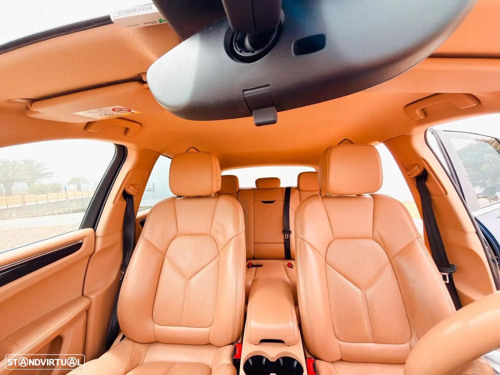 Porsche Macan S - 25