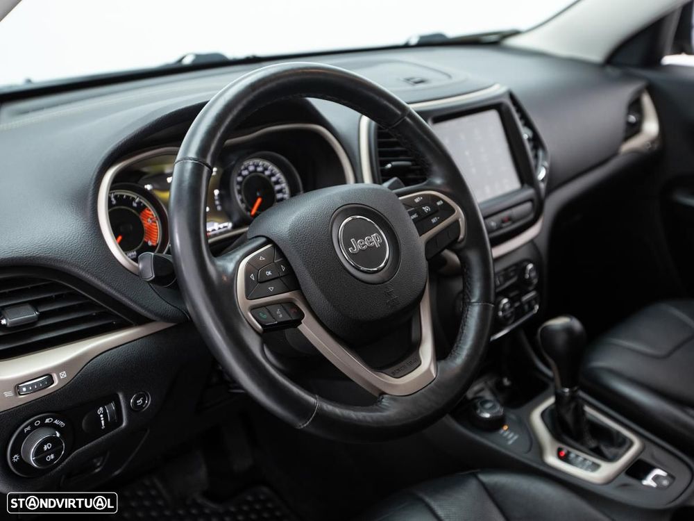 Jeep Cherokee - 18