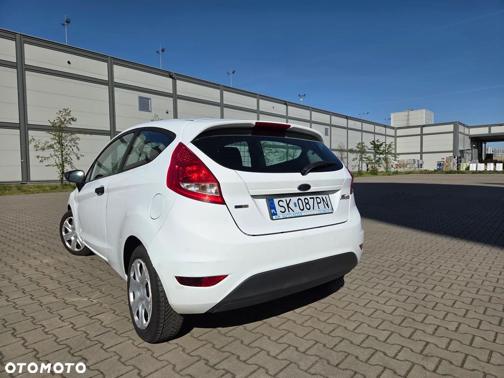 Ford Fiesta 1.4 TDCi Ambiente - 9