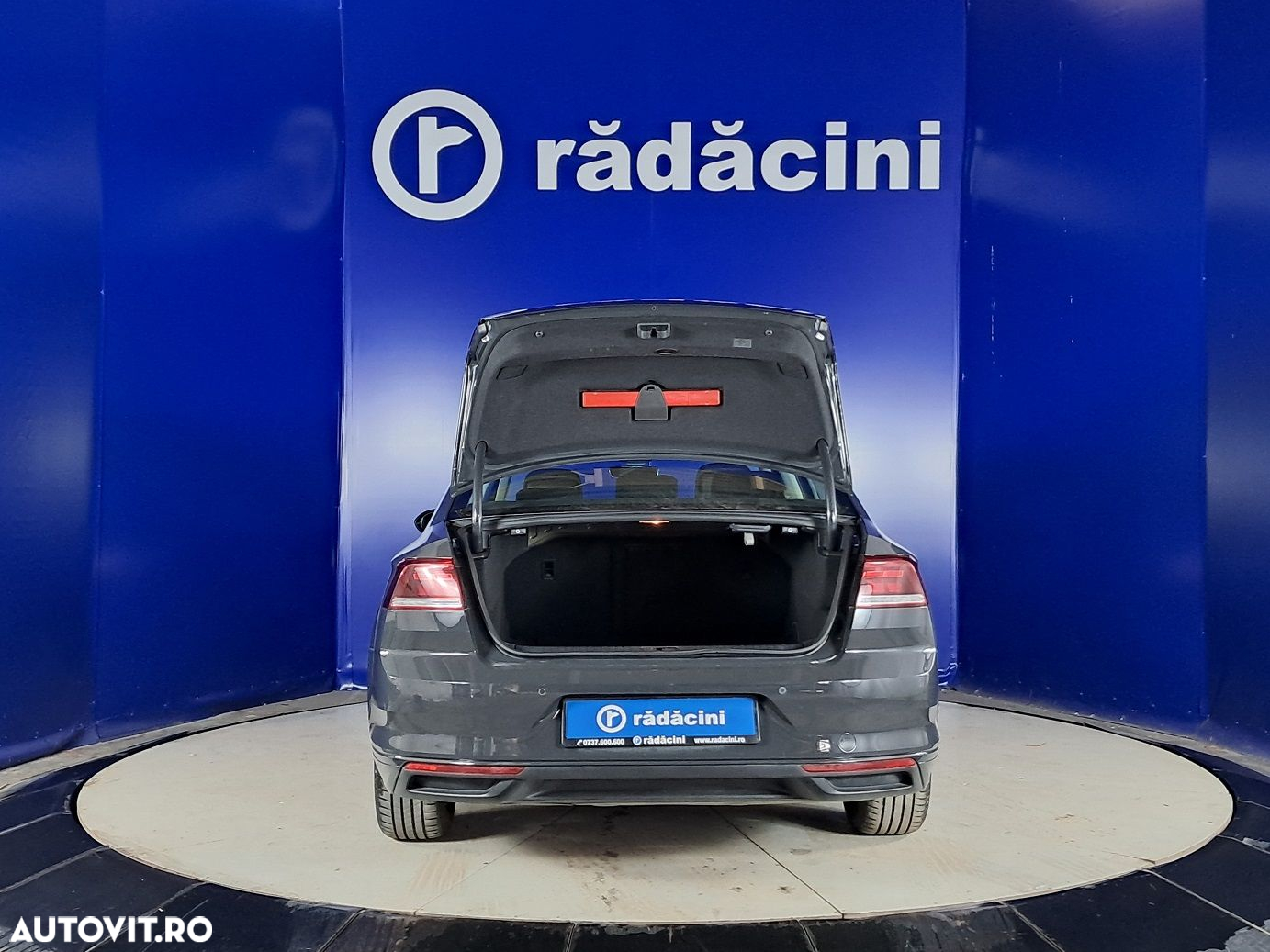 Volkswagen Passat - 19