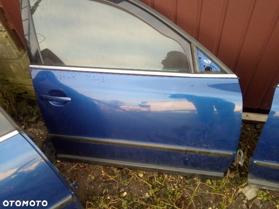 VW Passat B5 FL drzwi prawe lewe sedan  kod lakieru LC5X - 4