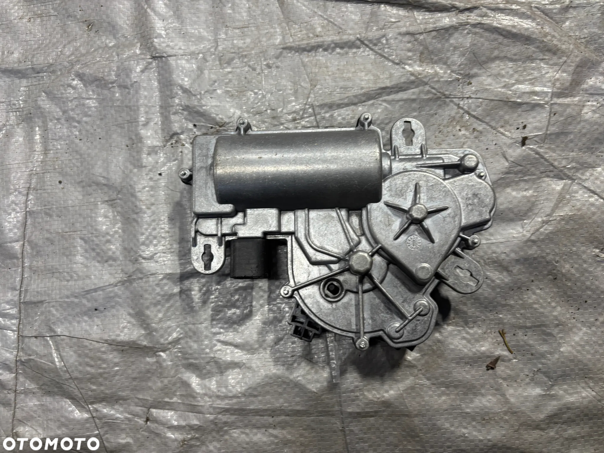 Vw Passat B8 silniczek zamek klapy bagażnika 3G0827887 - 3