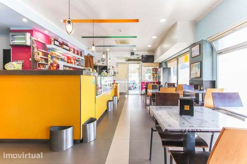 Trespassa-se restaurante e snack-bar em pleno funcionamento - Grande imagem: 3/8