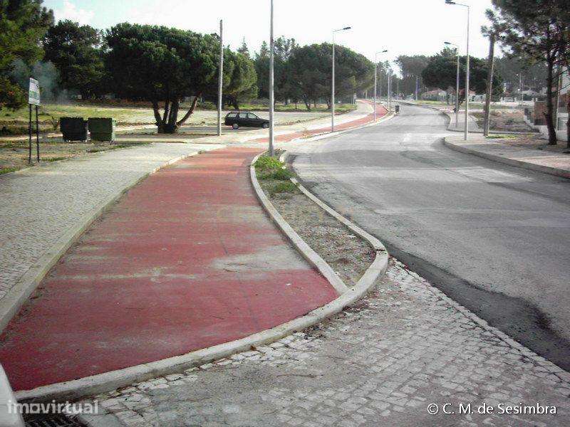 Terreno na Lagoa de Albufeira com 204m2 - Grande imagem: 2/4