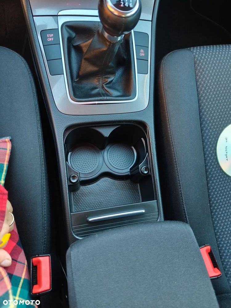 Volkswagen Passat - 9