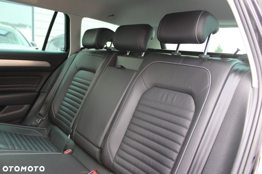 Volkswagen Passat - 20