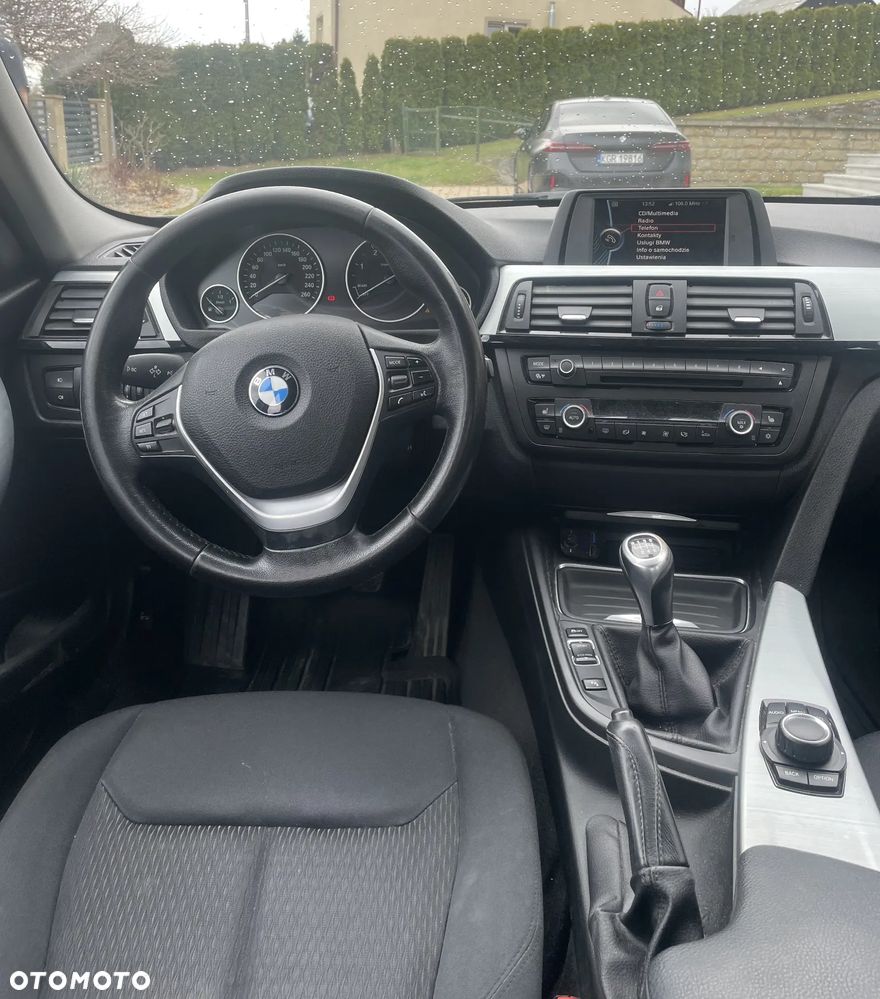 BMW Seria 3 318d - 4