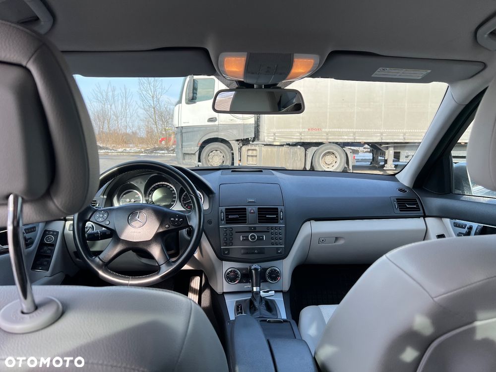 Mercedes-Benz Klasa C 180 CGI Automatik BlueEFFICIENCY Avantgarde - 8