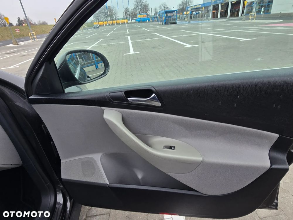 Volkswagen Passat 1.9 TDI Comfortline - 28