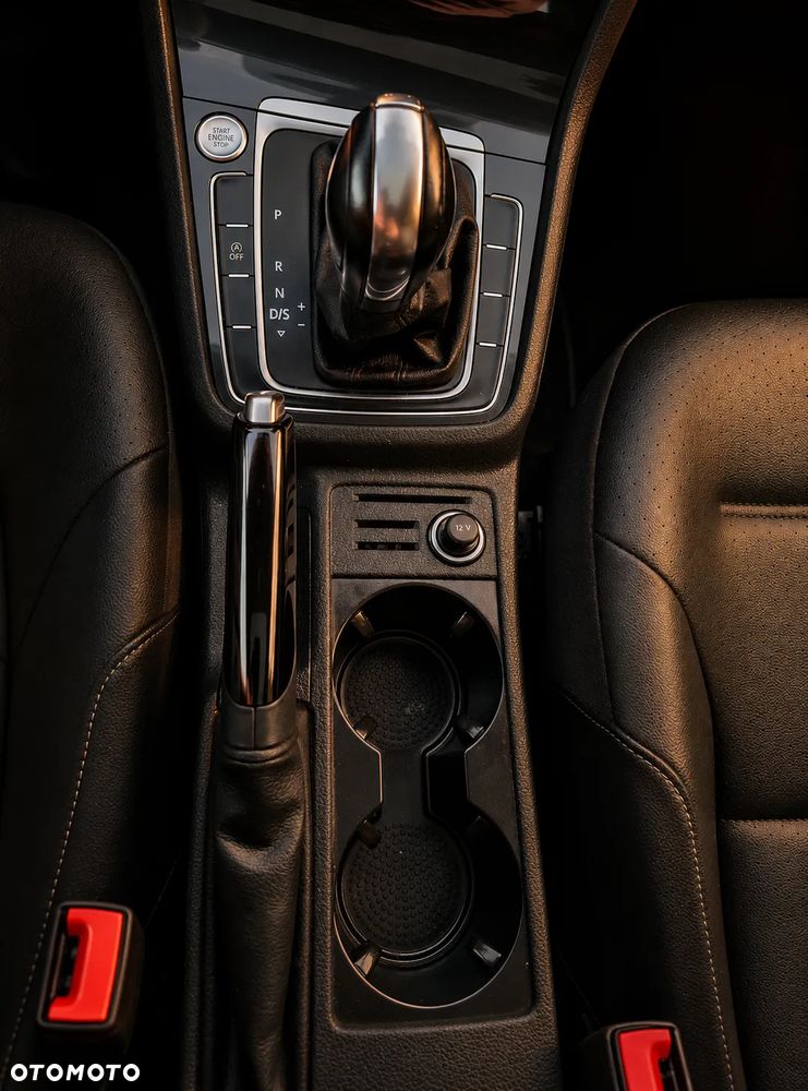 Volkswagen Golf - 5