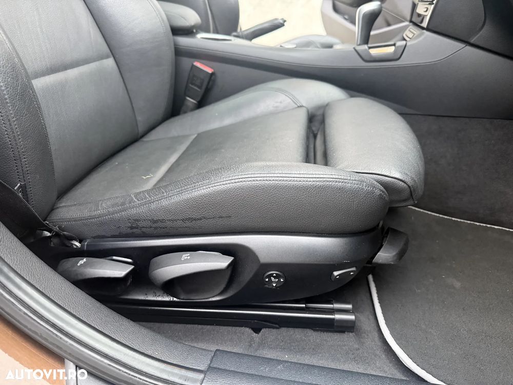 BMW X1 sDrive18d Sport Line - 13