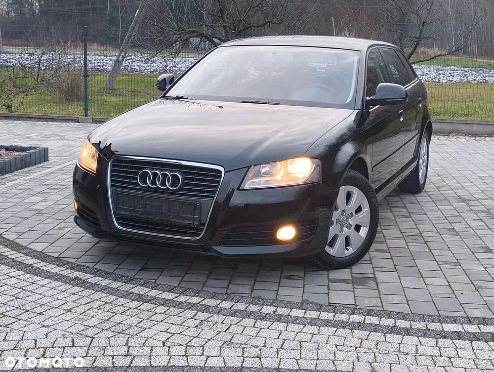 Audi A3 Sportback 1.6 TDI DPF Ambiente - 2