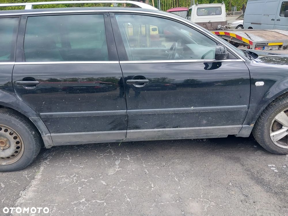 Volkswagen Passat B5 FL Lift silnik 1.9 AVF AWX 130 KM skrzynia biegów ARK drzwi prawe lewe przód tył LU41 LV41 turbosprężarka dwumasa pompowtrysk alternator szyba kompresor klimatyzacji szyba zamek schowek sterownik silnika stacyjka mcperson amortyzator belka sanki miska głowica zawór N75 podciśnienia NA CZĘŚCI WSZYSTKIE CZĘŚCI - 7