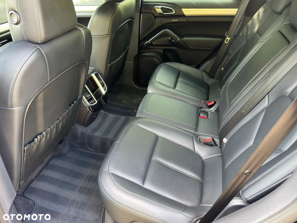 Porsche Cayenne Diesel Platinum Edition - 26