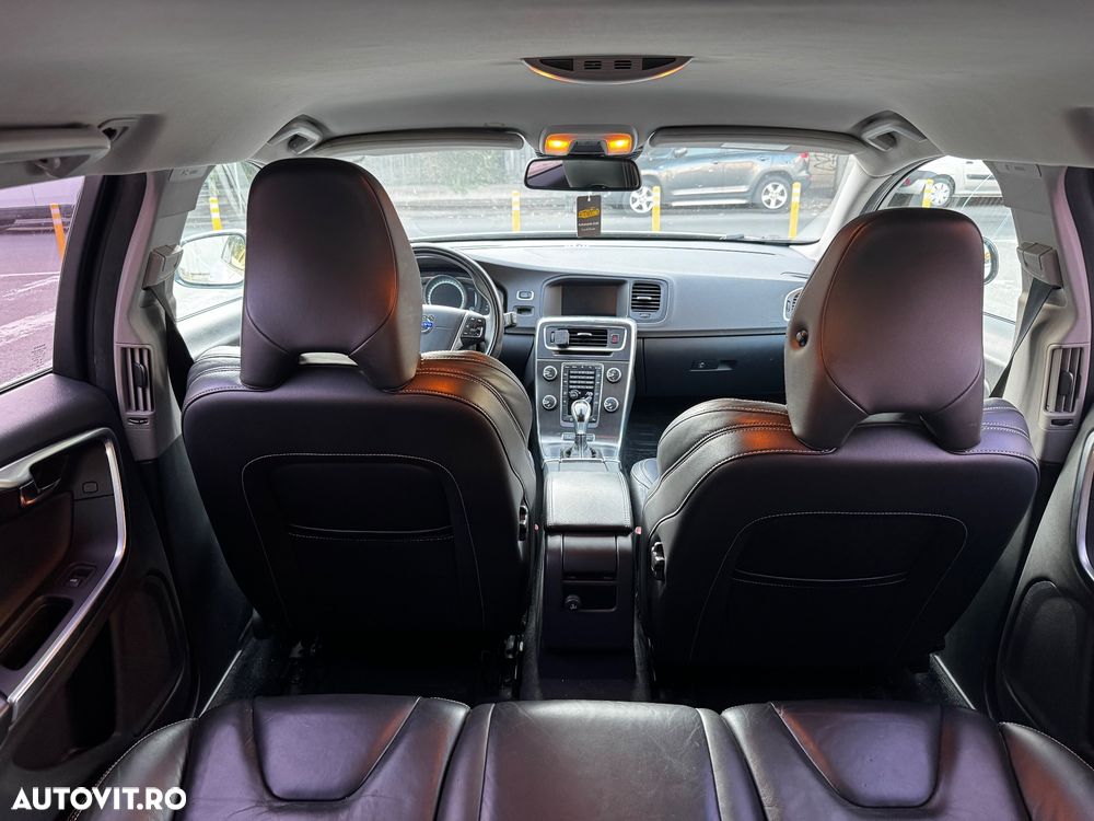 Volvo V60 D6 Plug-In-Hybrid AWD Geartronic Summum - 12