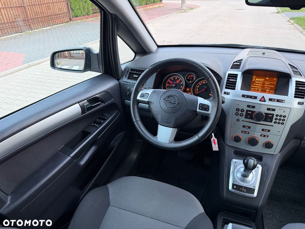 Opel Zafira 1.8 Easytronic Family Plus - 24