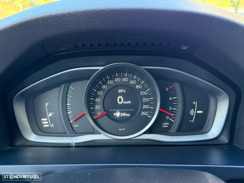 Volvo V60 D2 Momentum - 9