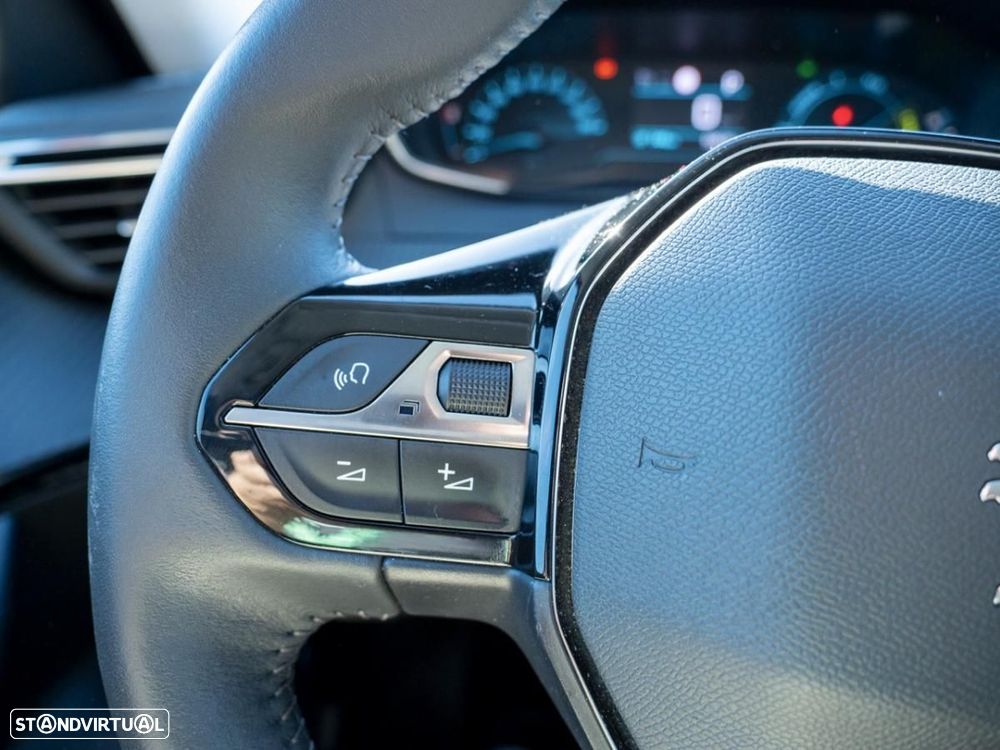 Peugeot e-2008 50 kWh Active - 29
