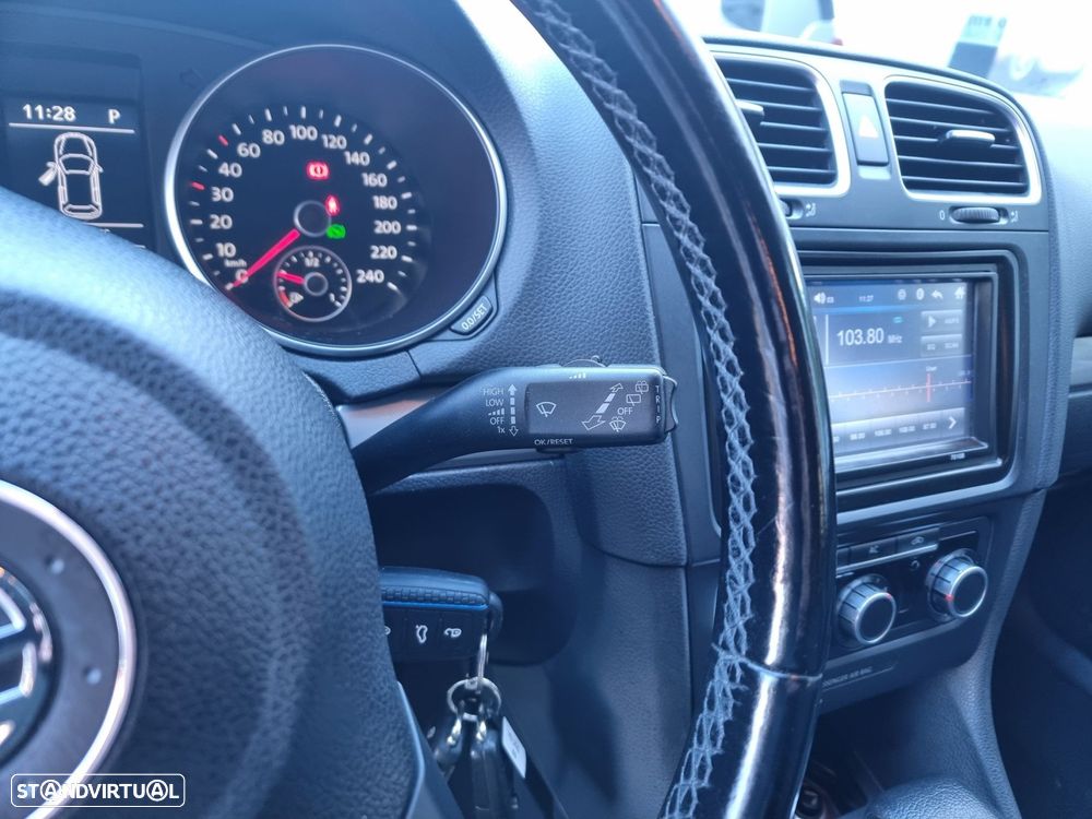 VW Golf 1.6 TDi Confortline DSG - 17