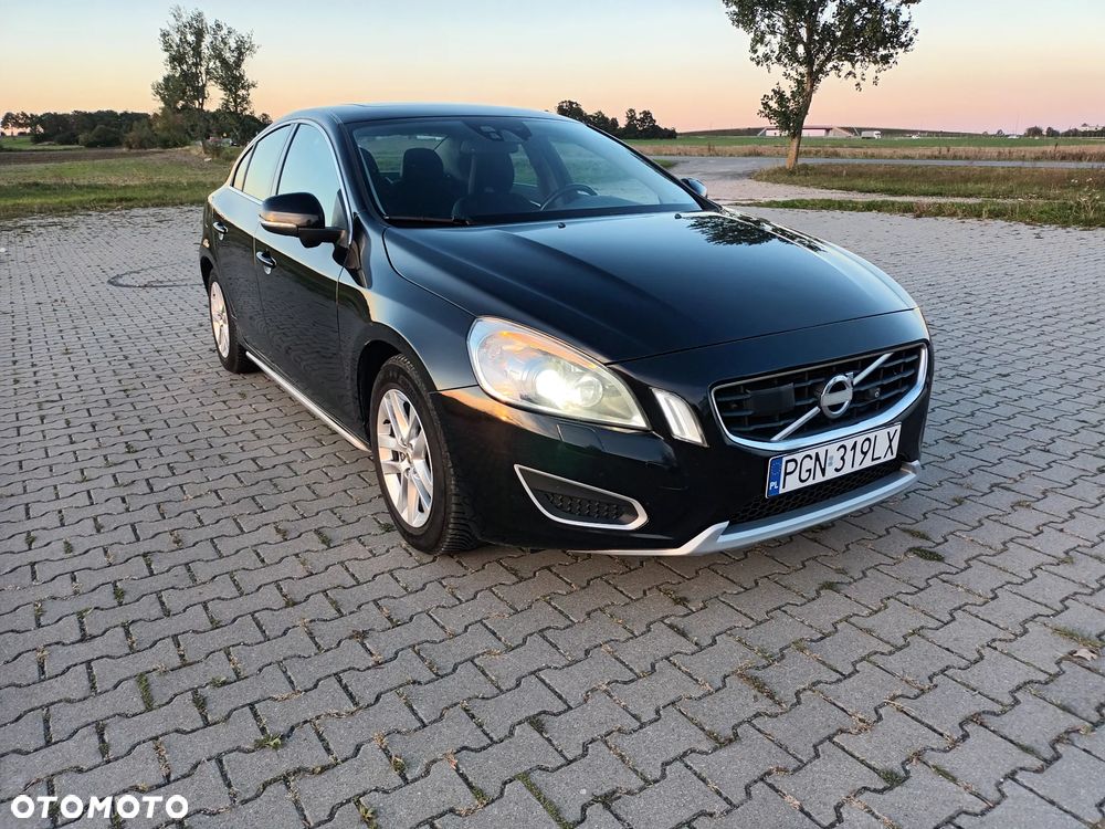 Volvo S60 2.0T R-Design - 2