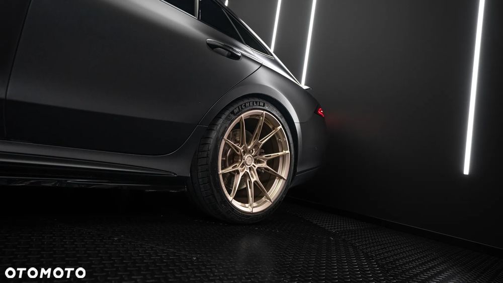 Mercedes-Benz AMG GT 43 4-Matic+ - 7