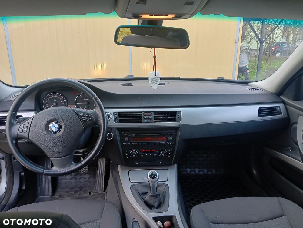 BMW Seria 3 318d DPF - 6