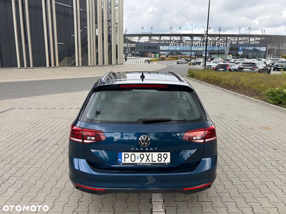 Volkswagen Passat - 4