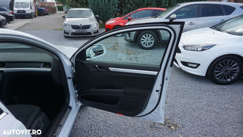 Skoda Superb 2.0 TDI Green tec DSG Elegance - 10