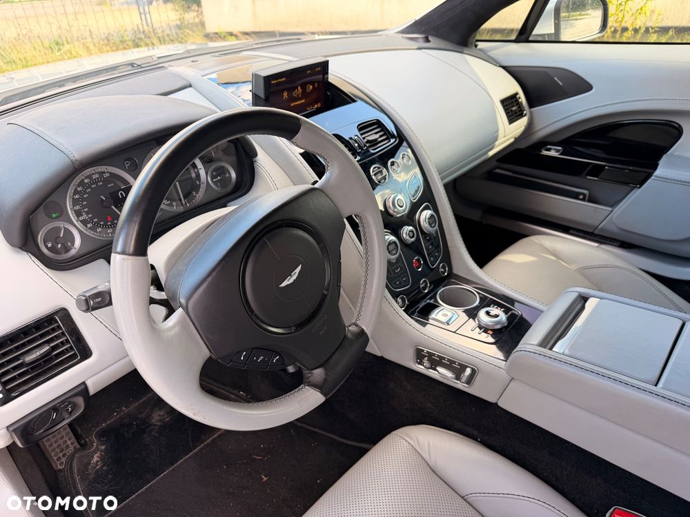 Aston Martin Rapide - 26