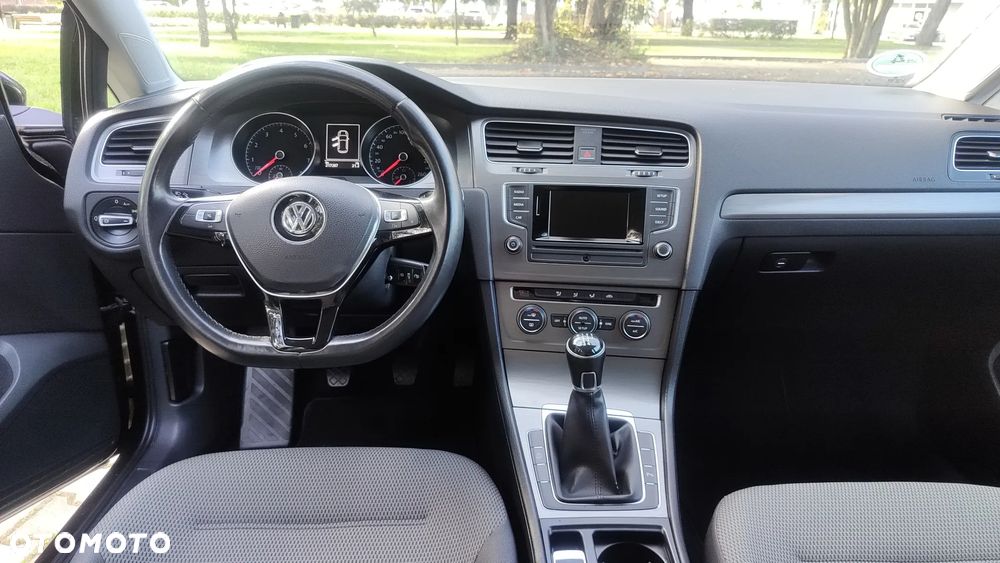 Volkswagen Golf - 16